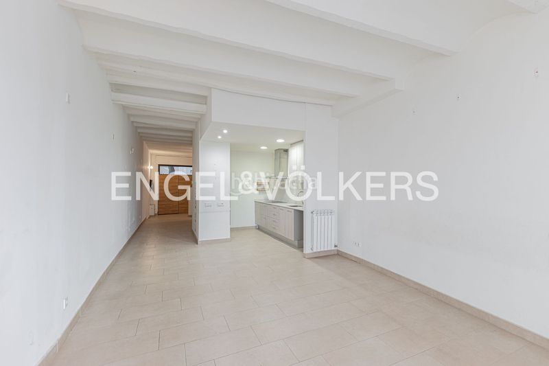 Foto 730c3714-51de-470b-ba58-9a507331432f. Casa amb calefacció a Sants Barcelona