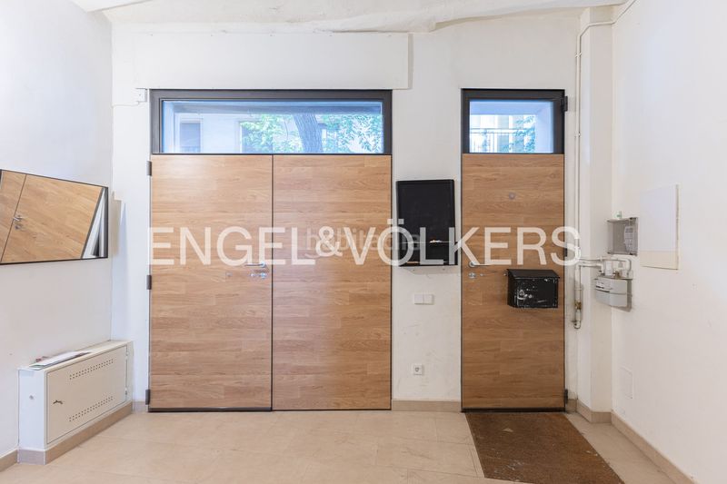 Foto 826655d2-f7f7-437f-ae96-4fa14c7e8ab5. Casa amb calefacció a Sants Barcelona