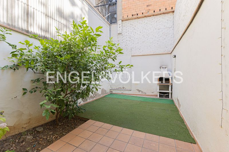 Foto 8cb849a8-ff4e-4e0f-bdde-19ce31b7ed07. Casa amb calefacció a Sants Barcelona