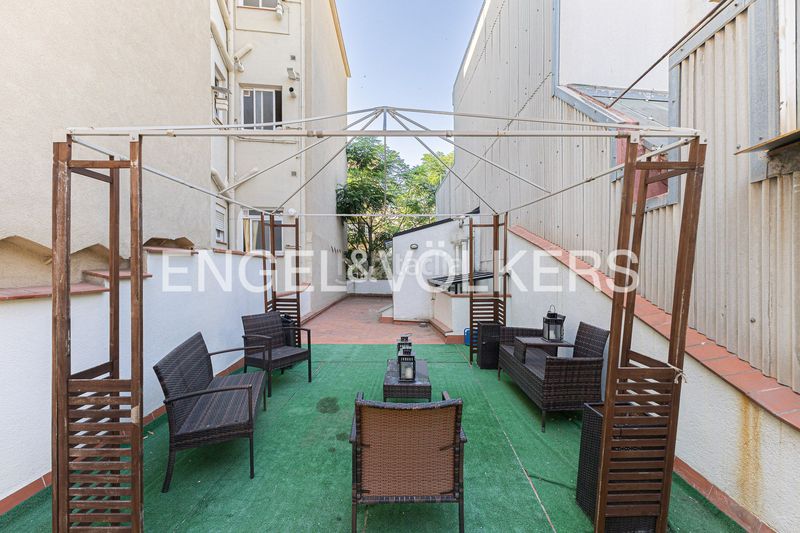 Foto a4cc8c85-10a0-4401-8199-4c5f781f1e6b. Casa amb calefacció a Sants Barcelona