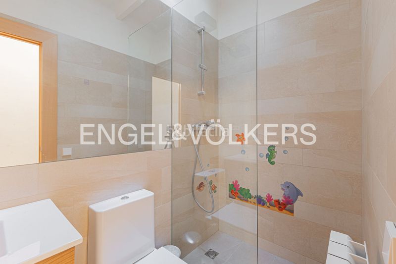 Foto d525f0d9-2f33-432f-b668-ddde1b7bfc97. Casa amb calefacció a Sants Barcelona
