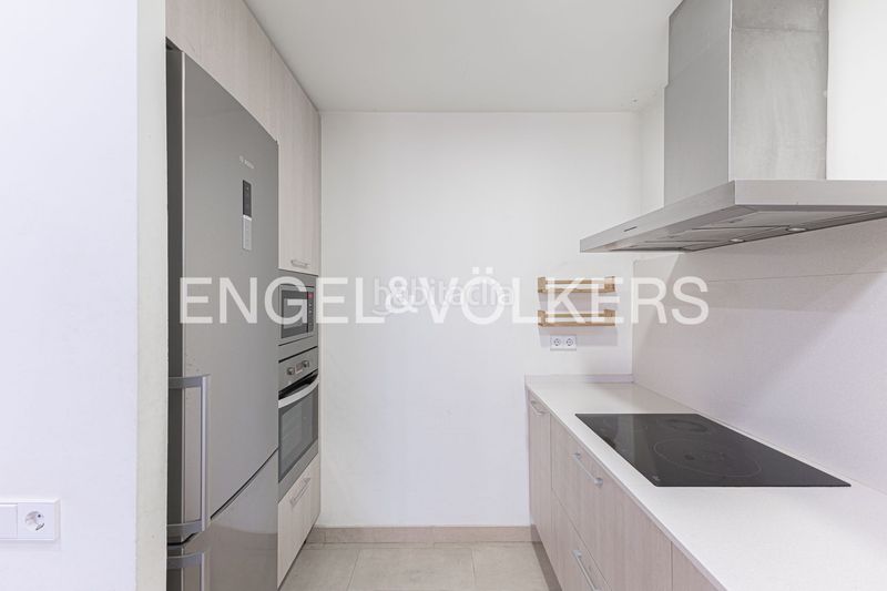 Foto edcccc51-ccb8-4522-98c3-8a7e1d8053b8. Casa amb calefacció a Sants Barcelona