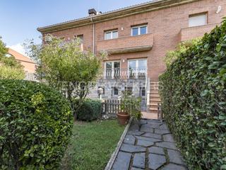 Location Maison à Tres Torres. Agradable adosado en granollers