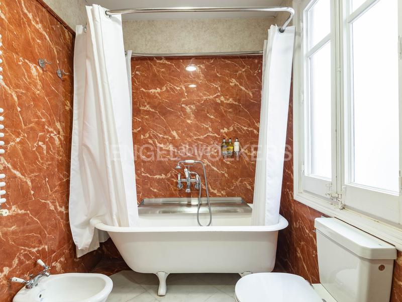 Foto b2d8a0bb-f9e8-4e77-b388-1331aaf94395. Miete appartement mit heizung in Gòtic Barcelona