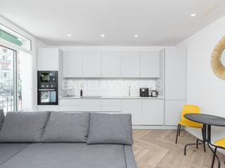 Alquiler Apartamento en La Nova Esquerra de l´Eixample. Confortable piso renovado en eixample