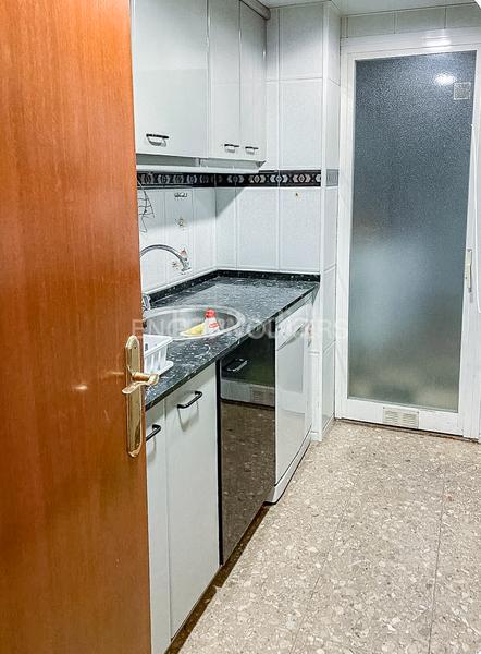 Foto fbfe66ff-f3ba-4fc3-97d7-08e0bb48b0ce. Lloguer apartament amb calefacció a Barri de les Corts Barcelona
