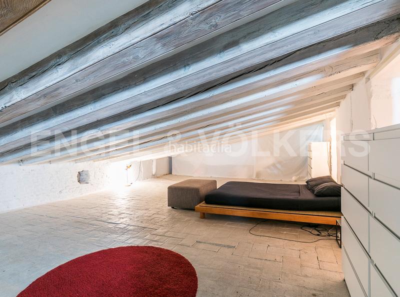 Foto ad053661-39dd-4937-ba1d-539f2a087de9. Miete appartement mit heizung in Gòtic Barcelona