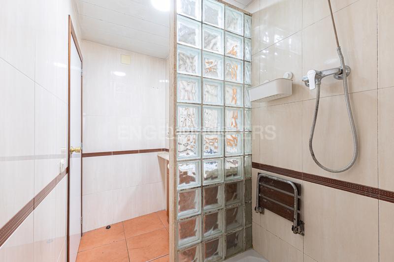 Foto 9fe7f220-67f2-4c07-bffb-80986142266d. Alquiler apartamento amplio piso de 4 habitaciones en el gótico en Barcelona