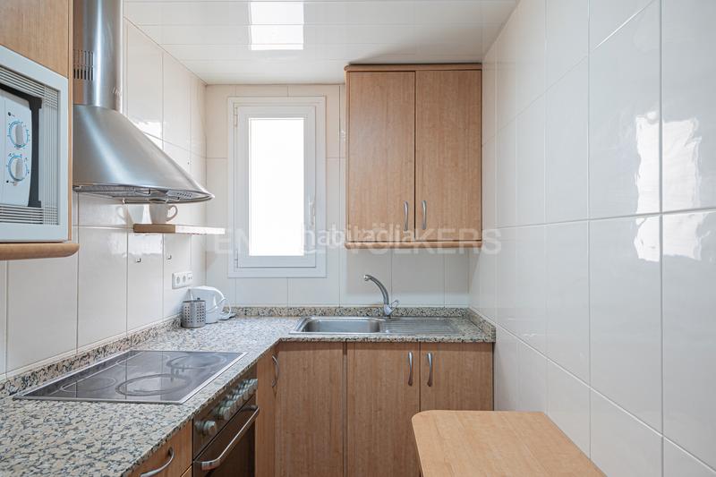 Foto c8a0cef6-6b31-4c16-a8ce-8c553ecb4157. Alquiler apartamento amplio piso de 4 habitaciones en el gótico en Barcelona