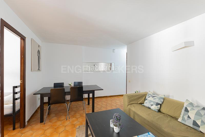 Foto e3c6a9fc-4922-458e-8bf6-4efb0f716fcd. Alquiler apartamento amplio piso de 4 habitaciones en el gótico en Barcelona