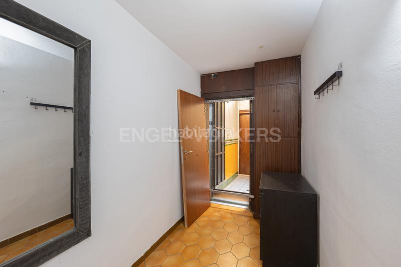 Foto ee046c34-59dd-420d-9db5-1ff1f19b79f8. Alquiler apartamento amplio piso de 4 habitaciones en el gótico en Barcelona
