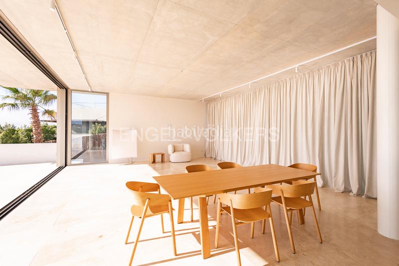 Foto 4f75f037-082f-4ca8-ac0f-ee96cf916210. Affitto casa con riscaldamento parcheggio piscina in Sitges