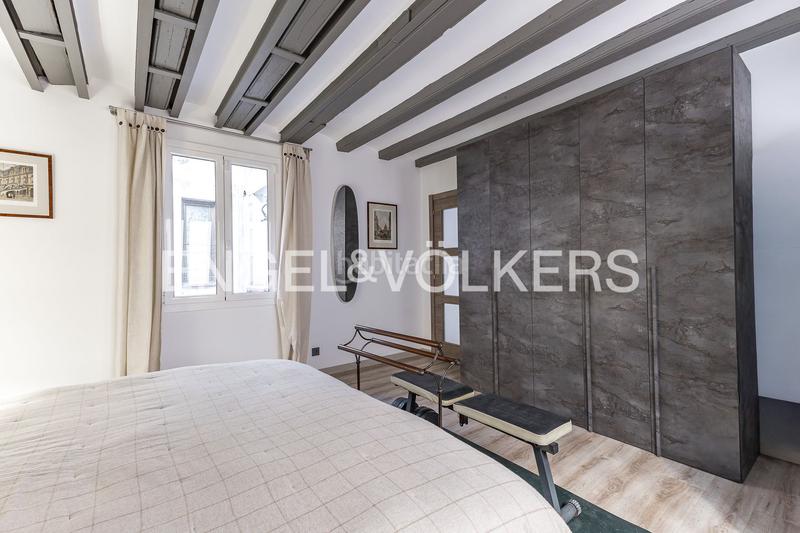 Foto 74ec9ad1-7fcd-4390-8d0f-dedd8ee6a149. Apartment with heating in Gòtic Barcelona