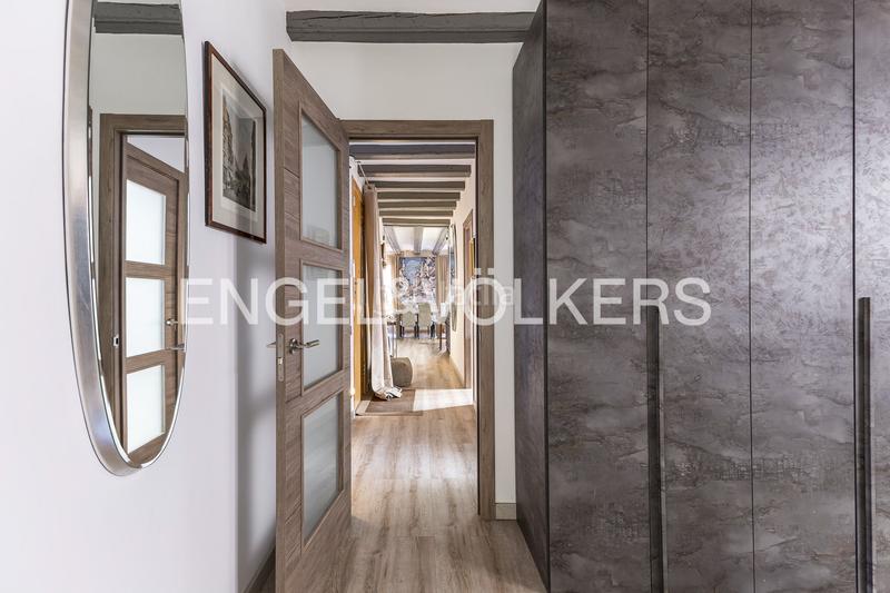 Foto 78446329-e4a7-4bc4-bfb4-80d5c9a5a363. Apartment with heating in Gòtic Barcelona