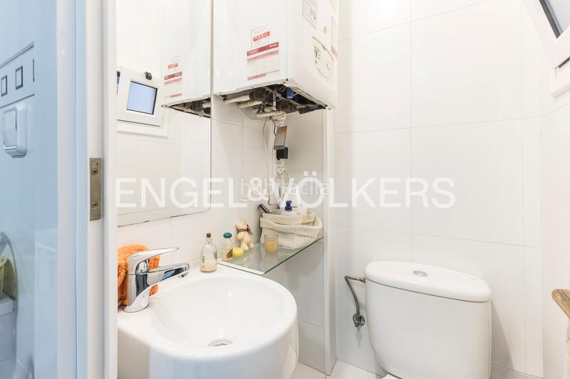 Foto dbb27baa-f5af-4fd3-8e12-8204298fc97d. Piccolo appartamento con riscaldamento in La Sagrera Barcelona