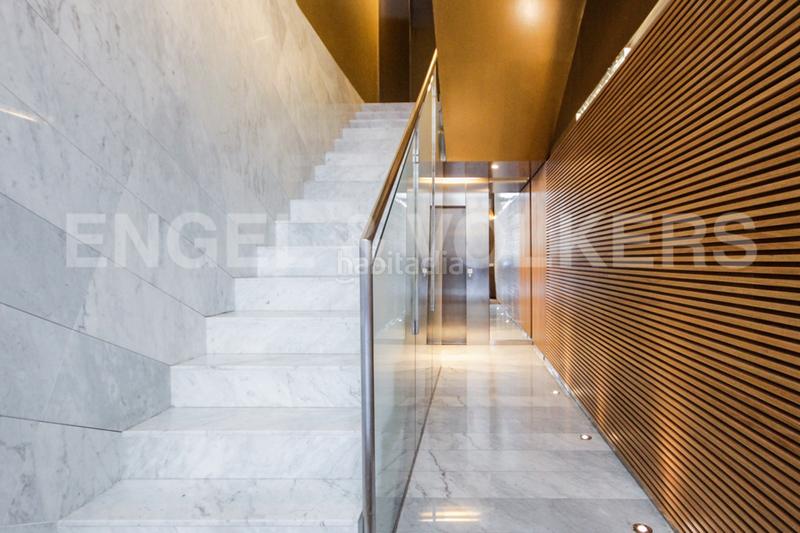 Foto 28e1313e-7430-4b93-a026-fd9e611e163a. Alquiler apartamento  temporal , amueblado con terraza en el terrado en Barcelona