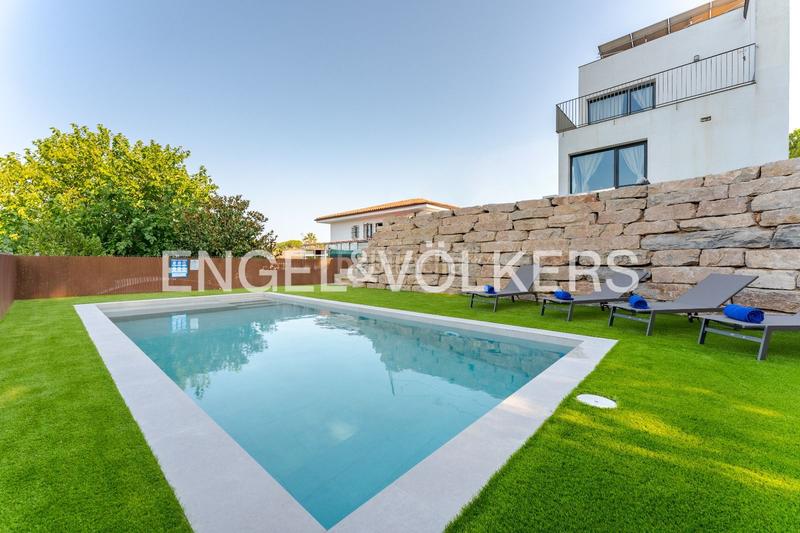 Foto f3fd537e-3934-4025-9784-d14f41a90499. Casa con riscaldamento parcheggio piscina in Niàgara Parc -Àgora Parc Tordera