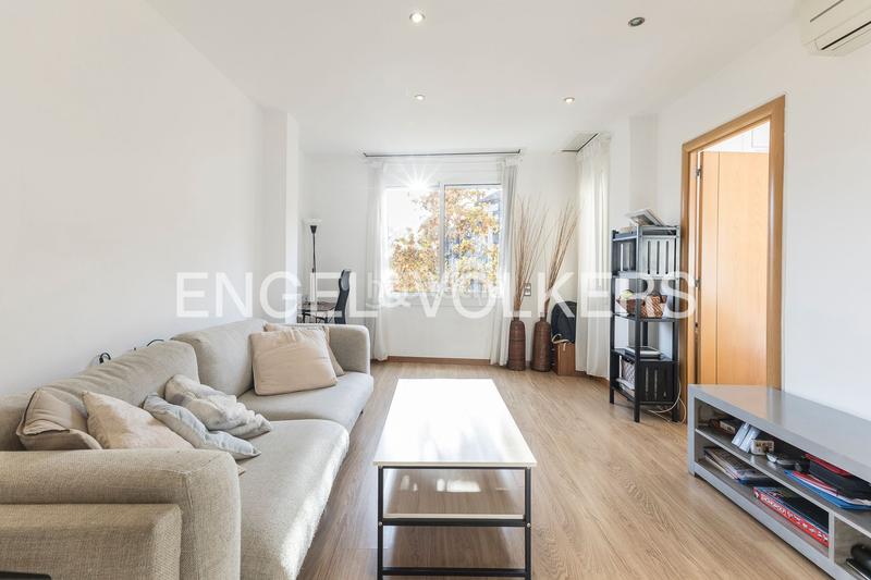 Foto 593ffbf1-8151-4291-9a4b-6e5a8835e9c0. Apartamento  muy luminoso en la antiga esquerra del eixample en Barcelona