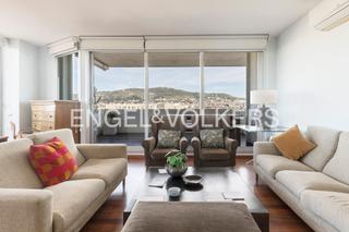 Alquiler Apartamento en Barri de les Corts. Piso de lujo temporal en avda diagonal  disponible 1 enero 2026