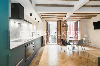 Location Appartement à Gòtic. Precioso piso amueblado en gótico  temporal