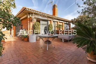 Casa a Sud. Casa unifamiliar en can madà de argentona.