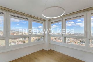 Apartamento en L´Antiga Esquerra de l´Eixample. Cómo es vivir en un rascacielos en antiga esquerra eixample? sol