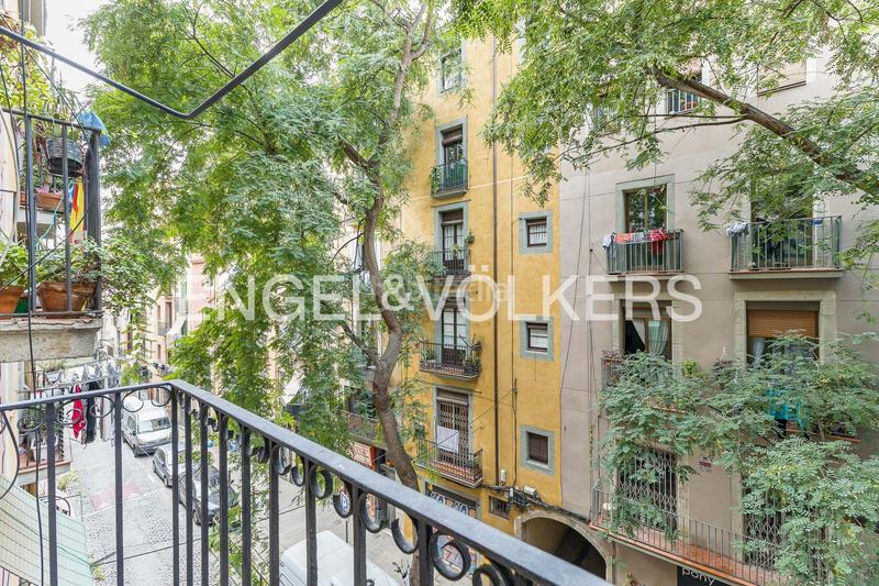 Foto 2902591d-64dc-48c5-9527-2f4f1f1b601a. Apartamento hermoso apartamento con ubicación privilegiada en el born en Barcelona
