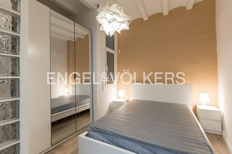 Foto 535e3c8d-0e22-4f81-8594-31078dca78e2. Apartamento hermoso apartamento con ubicación privilegiada en el born en Barcelona