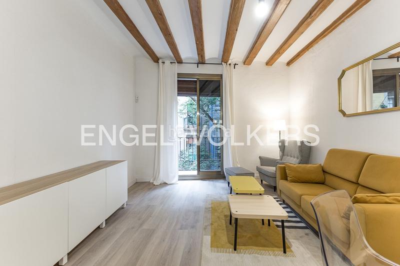 Foto 6312ff60-0b6d-48f6-a527-fe5555cfdaf2. Apartamento hermoso apartamento con ubicación privilegiada en el born en Barcelona