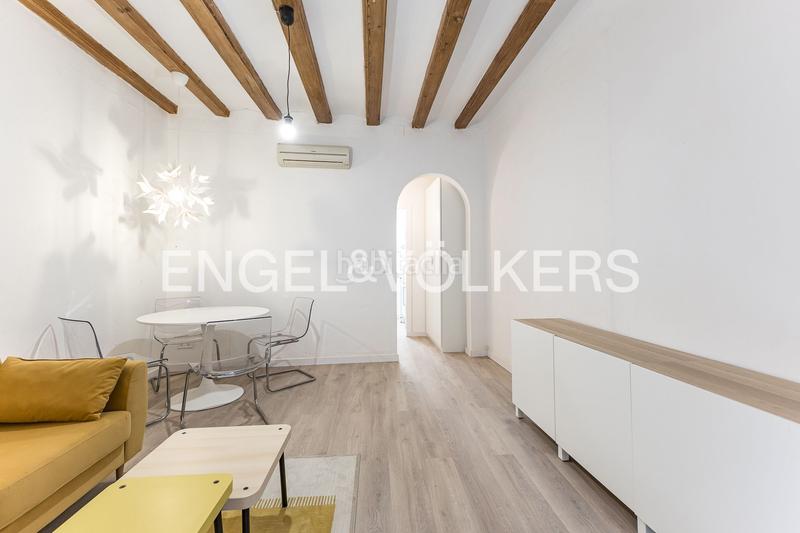 Foto df2ee769-18dc-422d-8626-f2104516ff19. Apartamento hermoso apartamento con ubicación privilegiada en el born en Barcelona