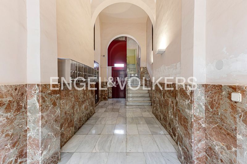 Piso nuda propiedad gran oportunidad de inversión en eixample dreta en Barcelona - Imagen 38