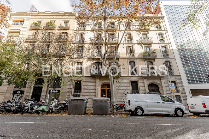 Piso nuda propiedad gran oportunidad de inversión en eixample dreta en Barcelona - Imagen 39