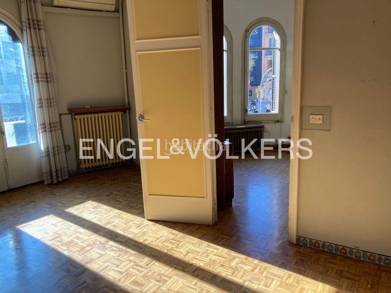 Foto f4cd0bc3-d3c6-465f-92fc-db881569863a. Pis amb calefacció a Vila de Gràcia Barcelona