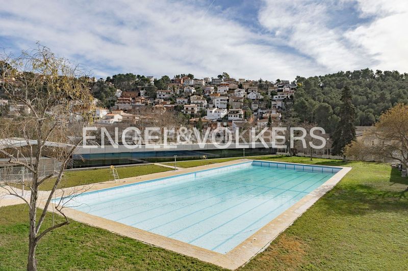 Foto 449d9daa-975f-42e1-9905-f11eaa088664. Casa amb calefacció a Vallirana