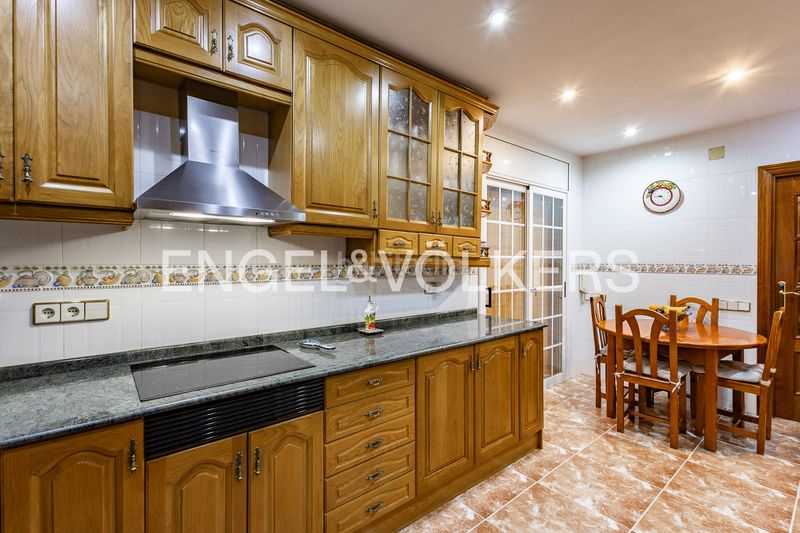 Foto 516ea9b4-050e-433a-ba94-671a6c23fb7a. Casa amb calefacció a Vallirana