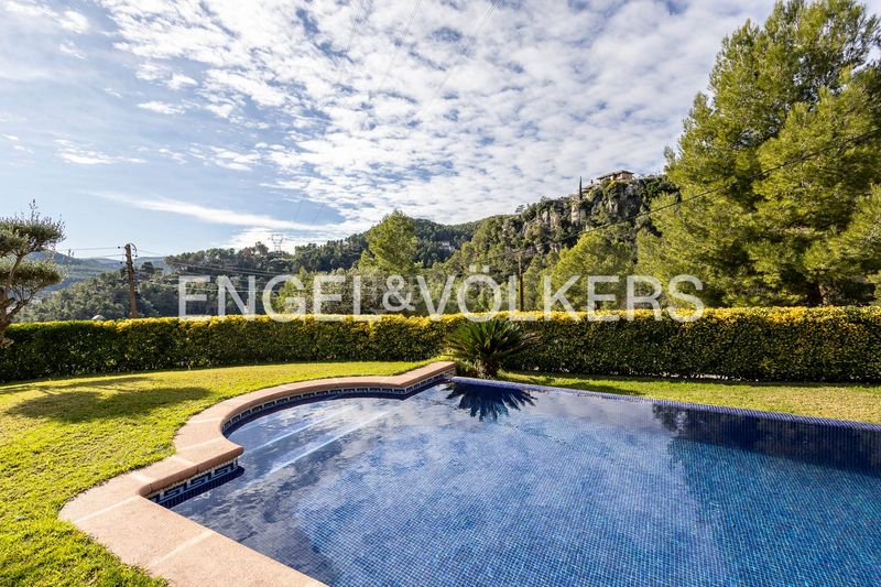 Foto c462489d-101e-4287-8fea-16460141d8a8. Casa amb calefacció a Vallirana