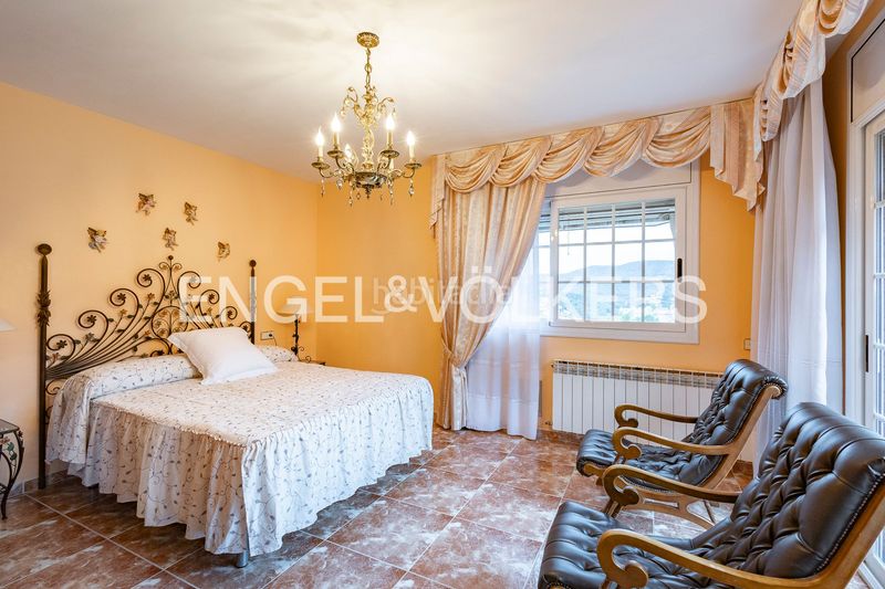 Foto d35799df-a1eb-4356-981c-c28350129a86. Casa amb calefacció a Vallirana