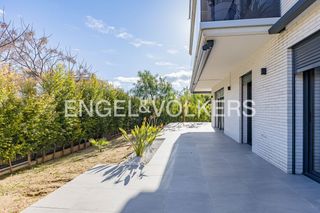 Pis a La Plana. Exclusivo y luminoso apartamento con terraza privada de 30 m2, c