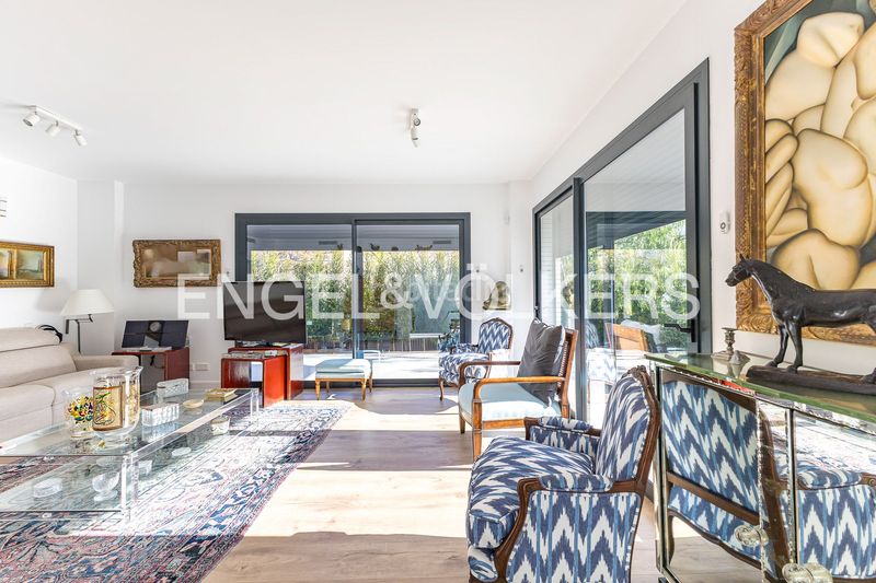 Foto 377f11de-314c-4a7f-93fb-0d03520f5213. Pis amb calefacció aparcament piscina a La Plana Sitges