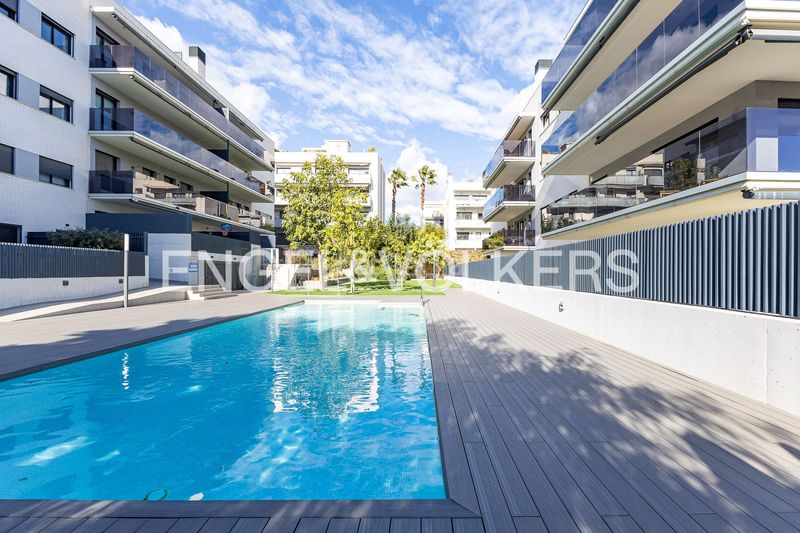 Foto 4a819696-0483-451b-873f-6c49d73e794b. Pis amb calefacció aparcament piscina a La Plana Sitges