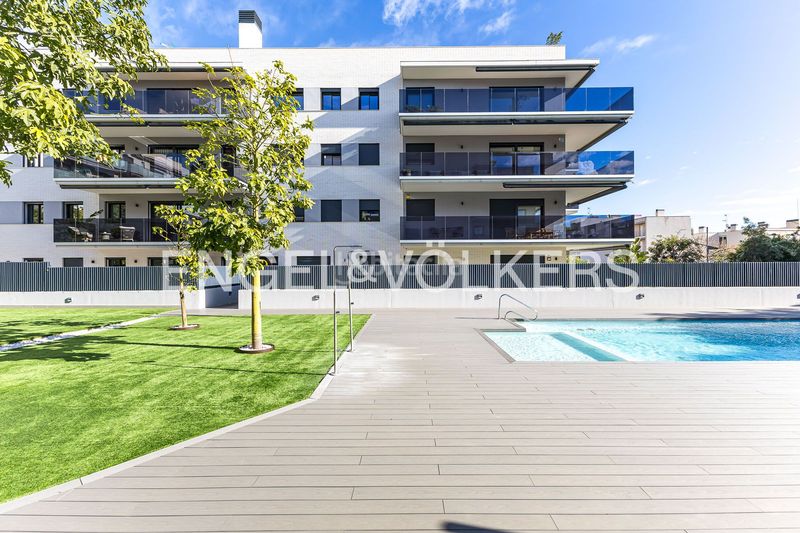 Foto 508e16a6-66bc-4cf5-8138-91d3b9b2d1dc. Pis amb calefacció aparcament piscina a La Plana Sitges