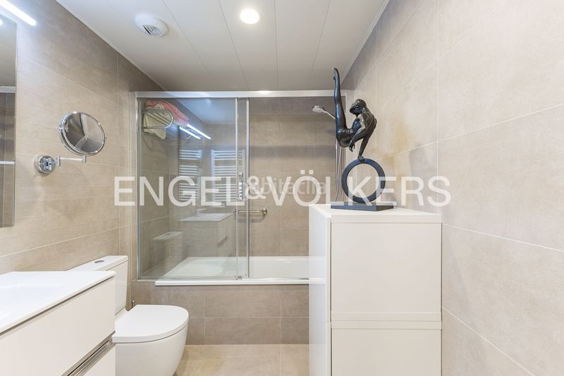 Foto a37e3dbe-7d79-44d8-8dea-b6f86c74a127. Pis amb calefacció aparcament piscina a La Plana Sitges