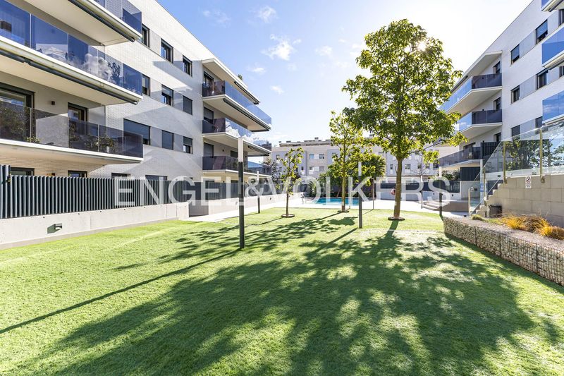 Foto b09b3d2b-f011-4271-8bb7-1aa875198086. Pis amb calefacció aparcament piscina a La Plana Sitges