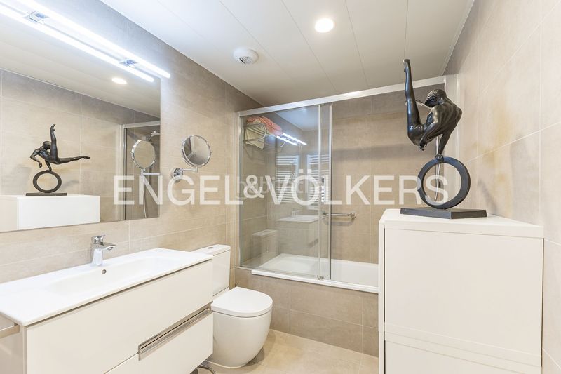 Foto be5eed97-a8fb-4222-a2cc-711c2662be47. Pis amb calefacció aparcament piscina a La Plana Sitges