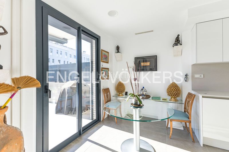 Foto c46f4b32-e010-42f3-bb68-5637c99a6aeb. Pis amb calefacció aparcament piscina a La Plana Sitges