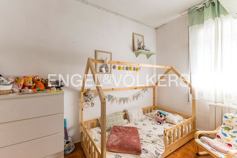 Foto 1c5a230c-9037-4d99-a219-c8c1bce2480f. Piso amplio piso de 4 dormitorios con gran potencial y opción de parking cerca del centro en Sitges