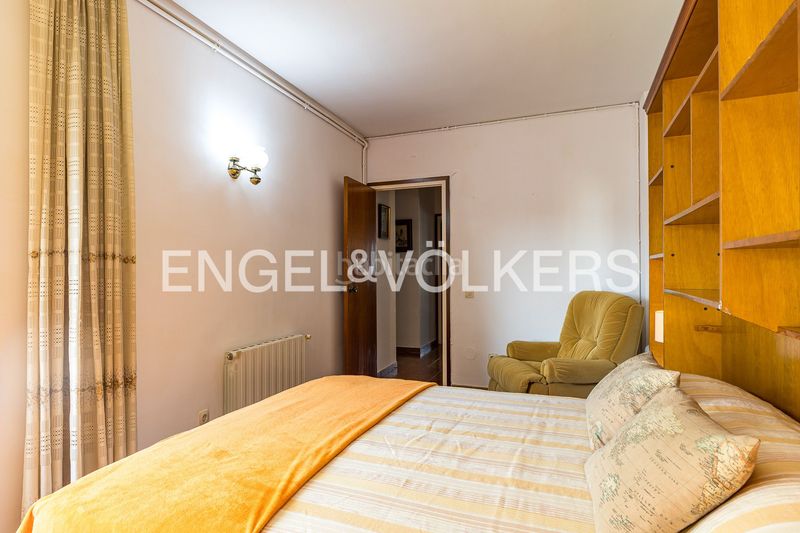 Foto 39cf5f88-b414-41b9-a291-affe131879e7. Piso amplio piso de 4 dormitorios con gran potencial y opción de parking cerca del centro en Sitges