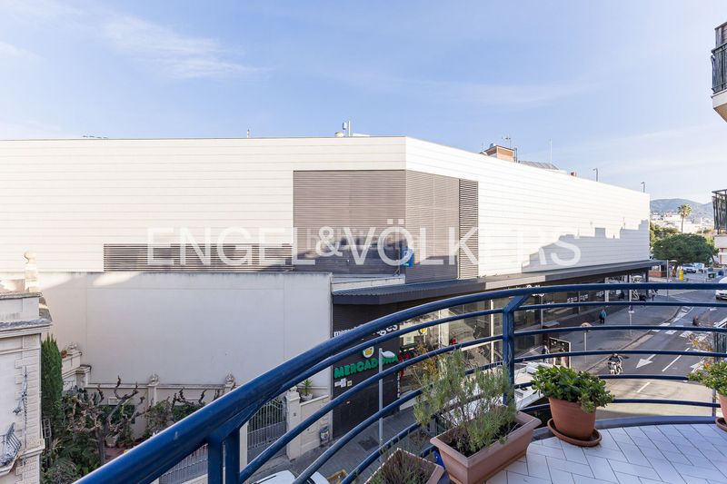 Foto 626c3bd8-c7f9-4e4a-8562-e4df54b7d1bb. Piso amplio piso de 4 dormitorios con gran potencial y opción de parking cerca del centro en Sitges