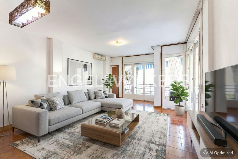 Foto 87e38239-2ef1-4d9e-9f51-eae0cb0af862. Piso amplio piso de 4 dormitorios con gran potencial y opción de parking cerca del centro en Sitges