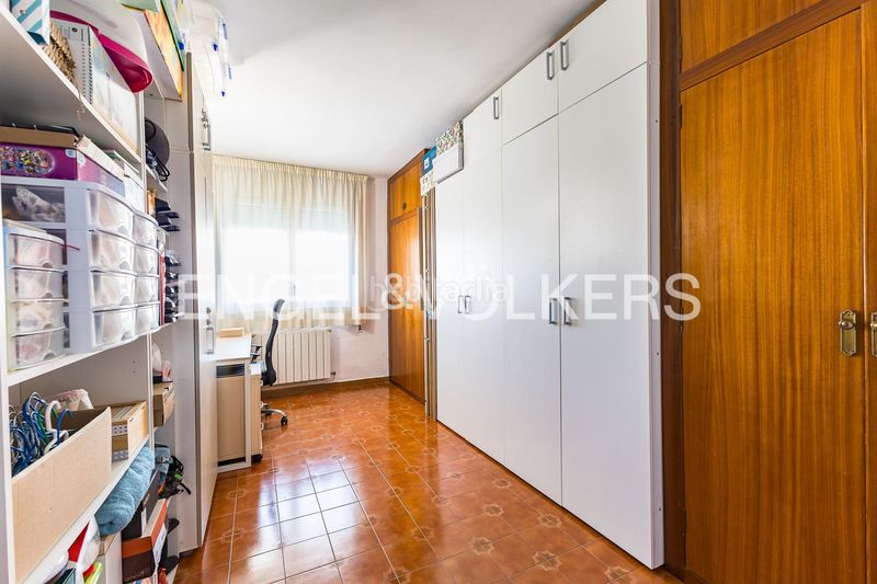 Foto af515eee-5558-4935-9c8a-dd8751b78845. Piso amplio piso de 4 dormitorios con gran potencial y opción de parking cerca del centro en Sitges